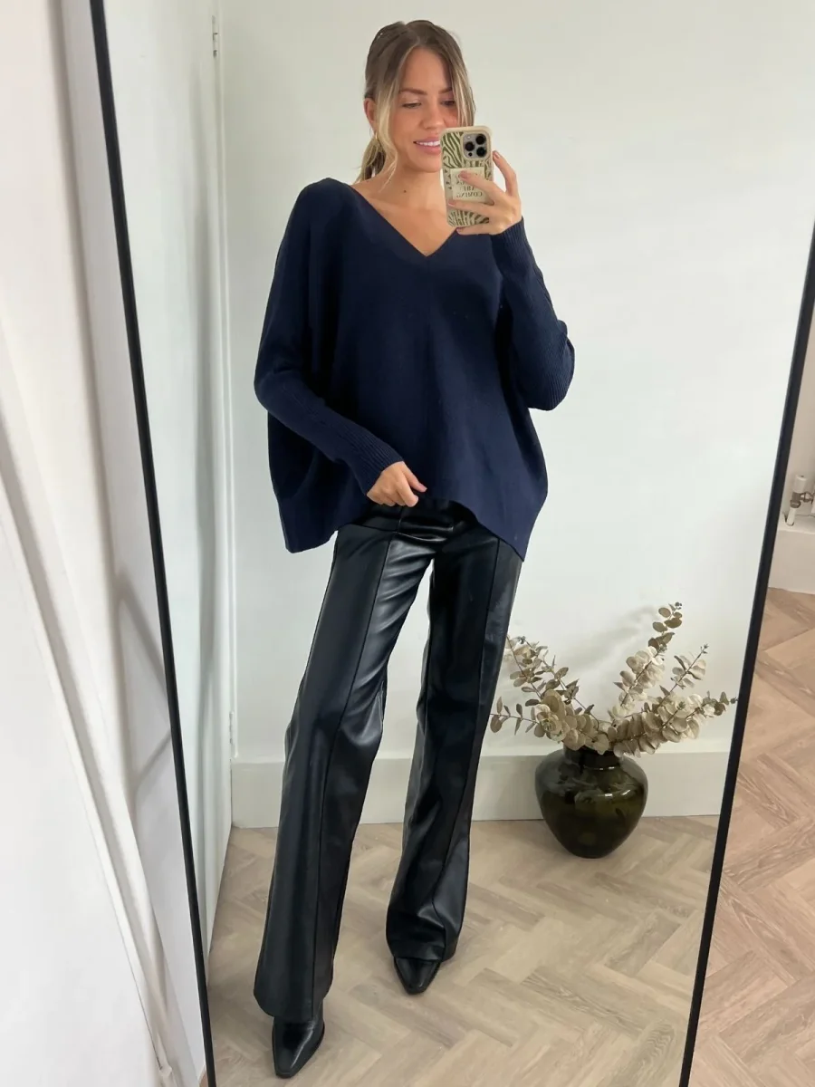 Ella Oversized knitted V Neck Jumper / Navy - Image 5